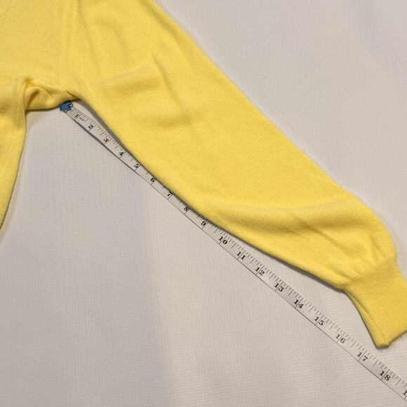 Vintage Disney Minnie Mouse Sweater Womens Medium Yellow V-Neck Golf Made USA - Picture 9 of 10